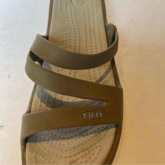 Women's Crocs Tan Slip On Wedge Sandals Size 10 - Picture 8 of 9